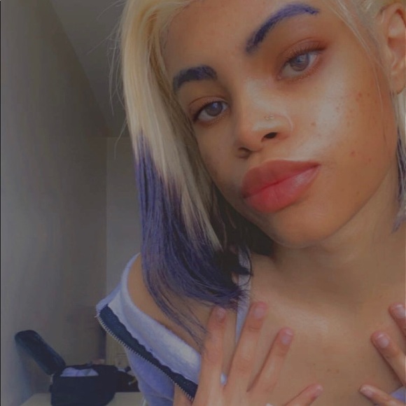 Meet your Posher, Joana - Picture 1 of 1